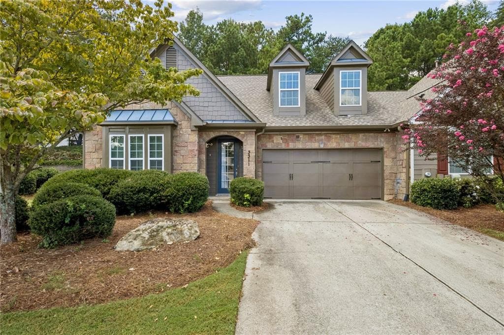 3 bedroom, 3 bathroom, 1,708 sq ft townhouse for sale at 3311 Castleberry Village Drive, Cumming, GA 30040 — photo 2