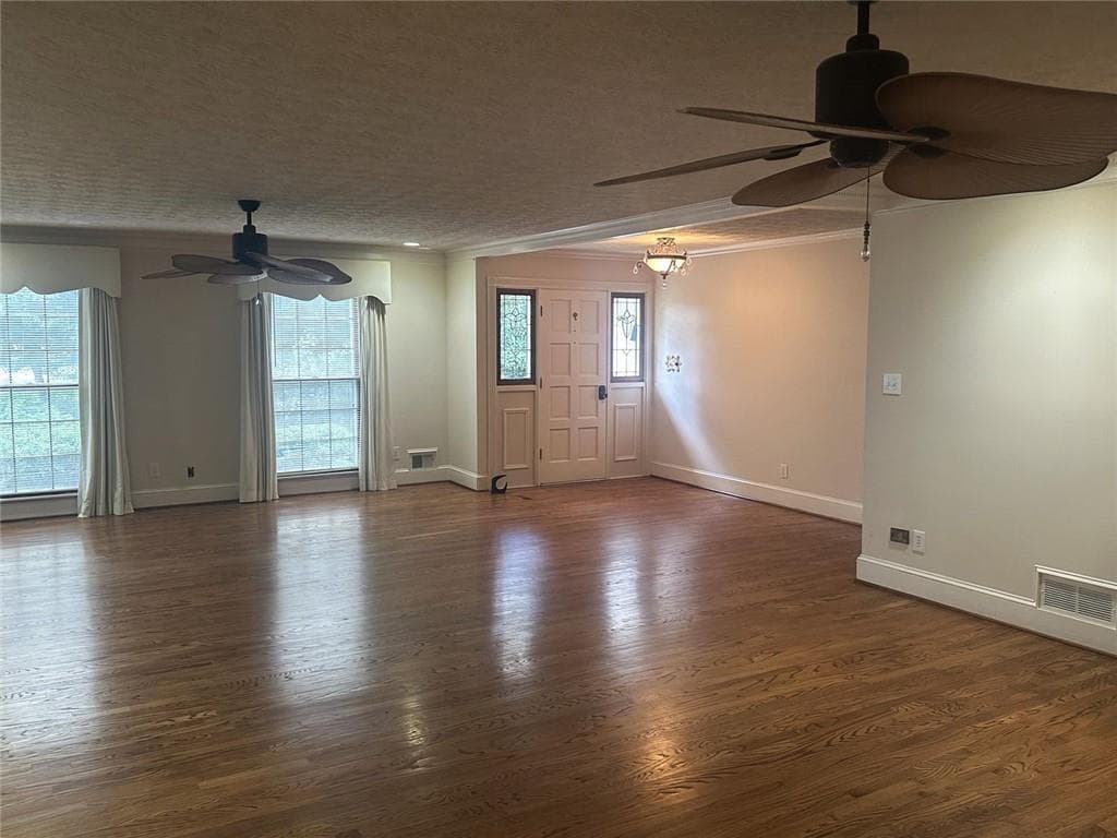 3 bedroom, 3 bathroom, 3,271 sq ft single family residence for sale at 2473 Whispering Pines Drive, Grayson, GA 30017 — photo 7