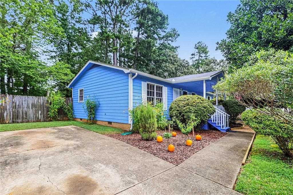 3 bedroom, 2 bathroom, 1,128 sq ft single family residence for sale at 107 Pine Haven Drive, Carrollton, GA 30116 — photo 4