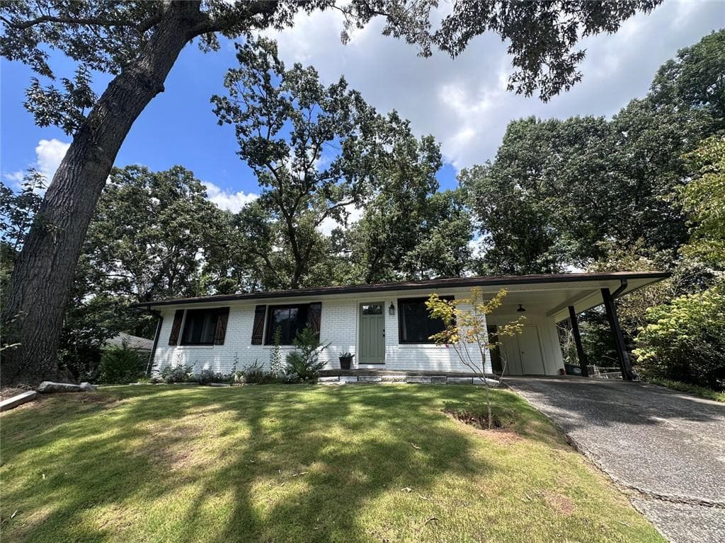 3 bedroom, 2 bathroom, 1,358 sq ft single family residence for rent at 2498 Lakewood Drive, Kennesaw, GA 30152 for $1,550 a month — photo 2