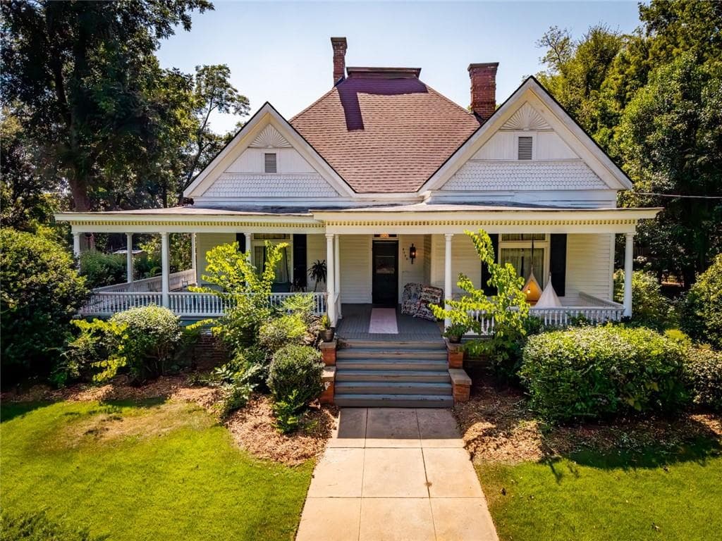 3 bedroom, 2 bathroom, 2,578 sq ft single family residence under contract at 4189 Emory Street, Covington, GA 30014