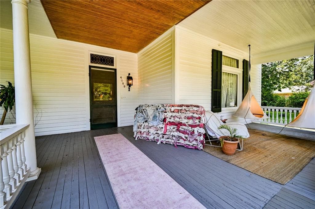 3 bedroom, 2 bathroom, 2,578 sq ft single family residence under contract at 4189 Emory Street, Covington, GA 30014 — photo 4