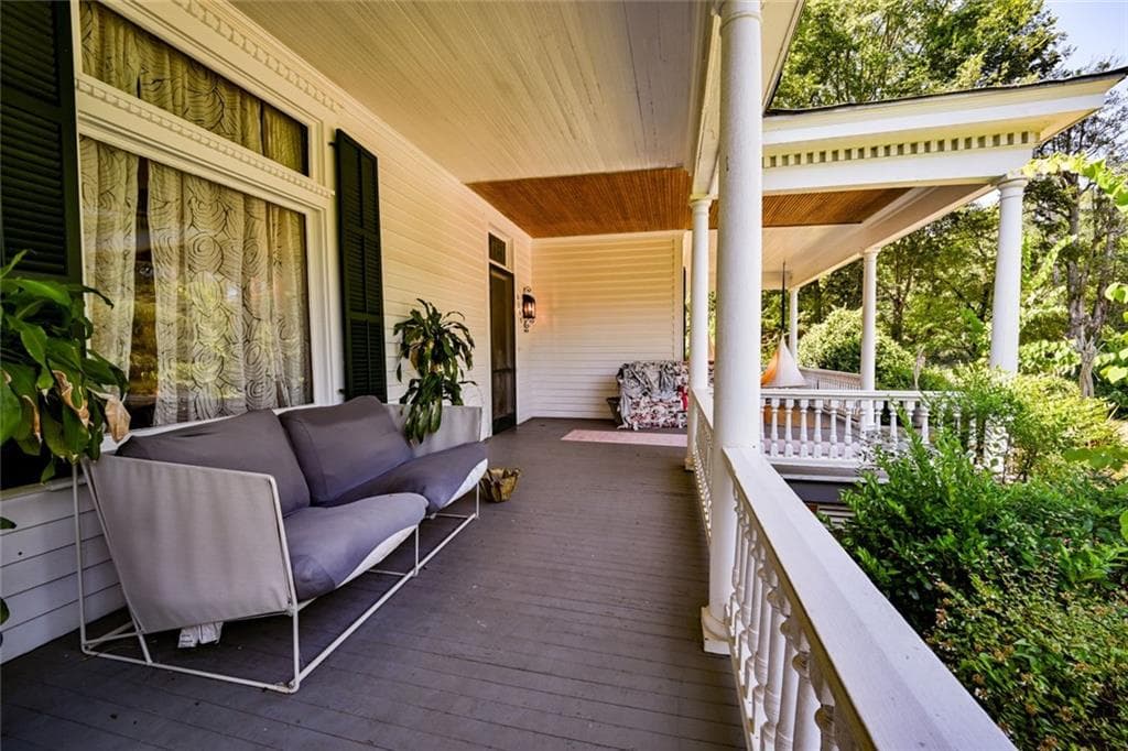 3 bedroom, 2 bathroom, 2,578 sq ft single family residence under contract at 4189 Emory Street, Covington, GA 30014 — photo 9