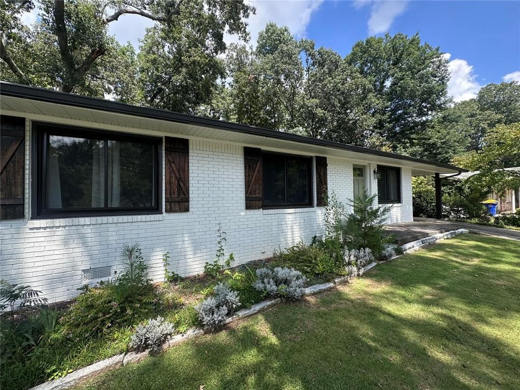 3 bedroom, 2 bathroom, 1,358 sq ft single family residence for rent at 2498 Lakewood Drive, Kennesaw, GA 30152 for $1,550 a month — photo 7