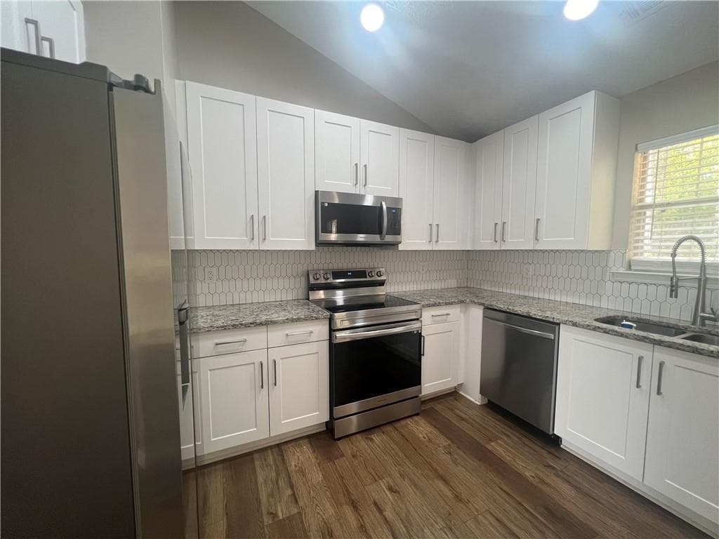 4 bedroom, 3 bathroom, 1,936 sq ft single family residence for sale at 418 Summer Hill Circle, Stockbridge, GA 30281 — photo 10