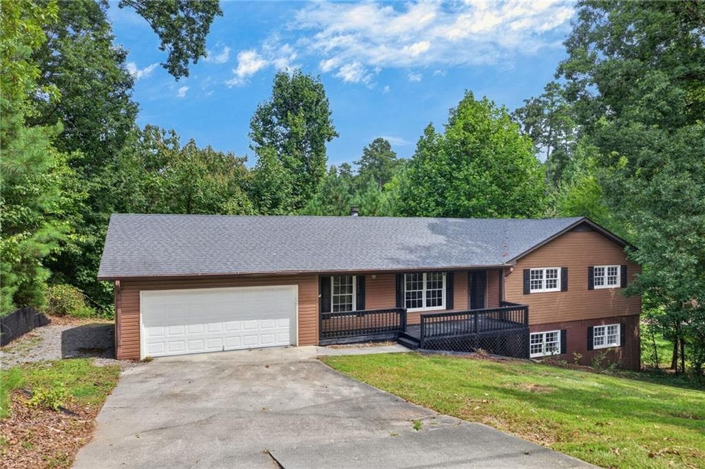 3 bedroom, 2 bathroom, 2,669 sq ft single family residence under contract at 110 Thornwood Drive, Rome, GA 30165 — photo 2