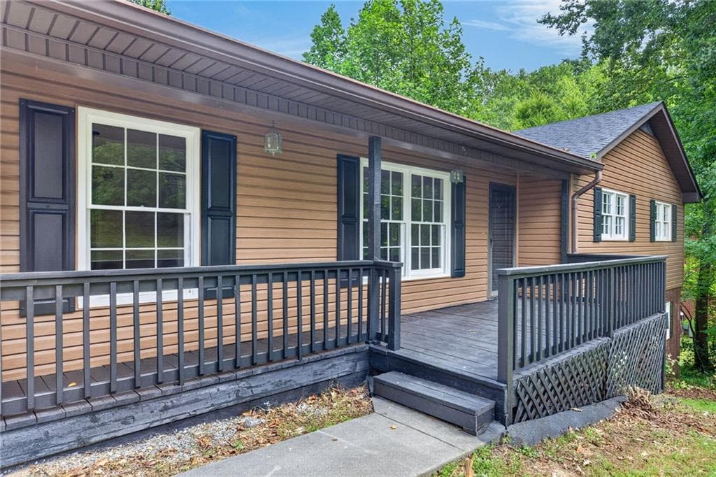 3 bedroom, 2 bathroom, 2,669 sq ft single family residence under contract at 110 Thornwood Drive, Rome, GA 30165 — photo 3