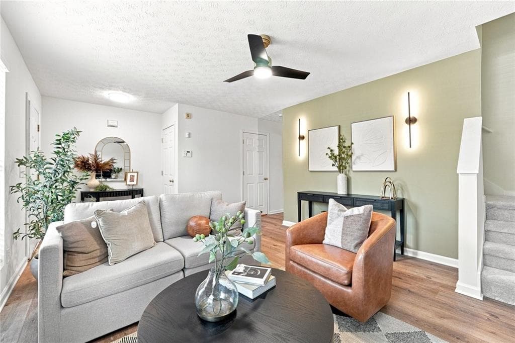 2 bedroom, 2 bathroom, 1,280 sq ft townhouse under contract at 5735 Strathmoor Manor Circle, Lithonia, GA 30058 — photo 6