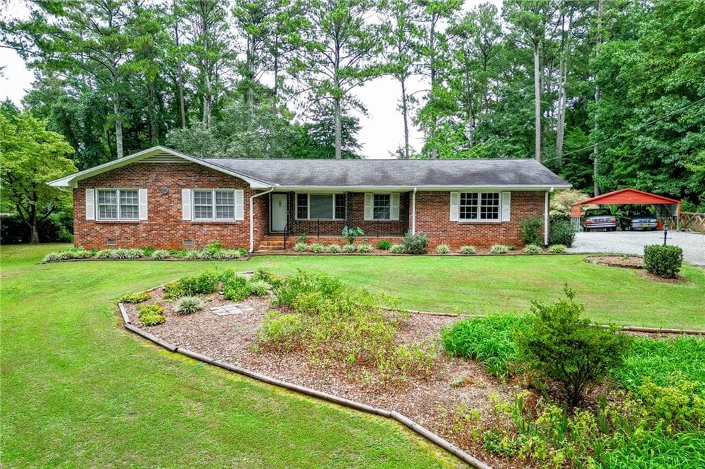 3 bedroom, 3 bathroom, 1,823 sq ft single family residence under contract at 944 Beaver Ruin Road, Lilburn, GA 30047