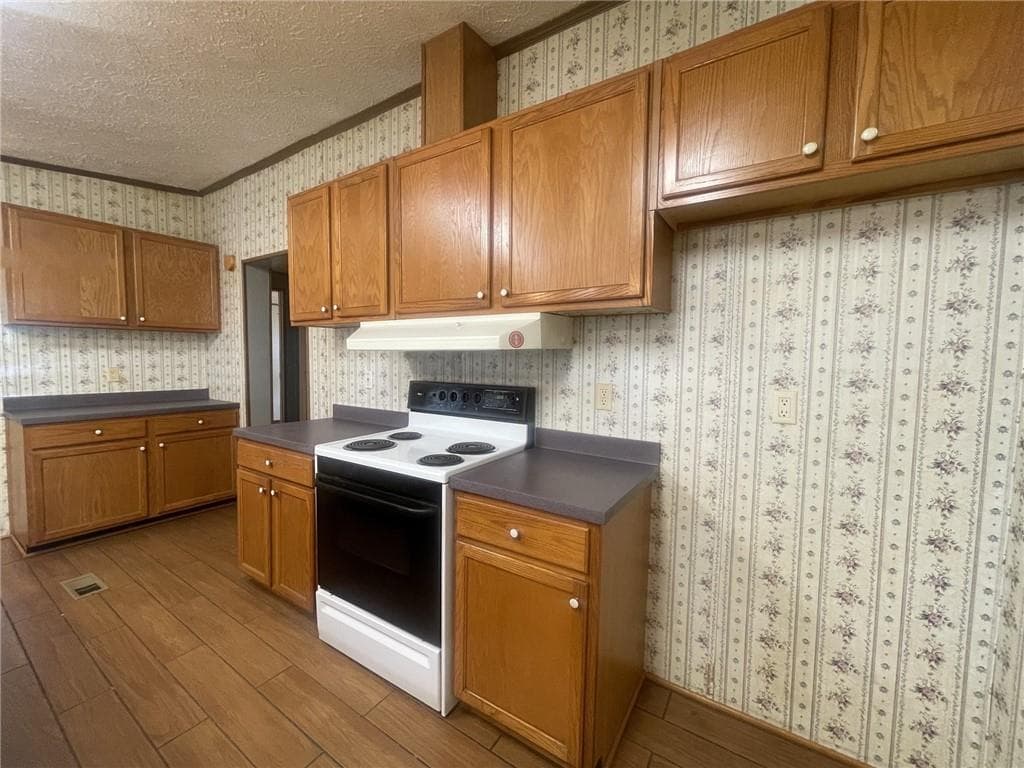3 bedroom, 2 bathroom single family residence under contract at 74 Bridle Path Drive, Ball Ground, GA 30107 — photo 9