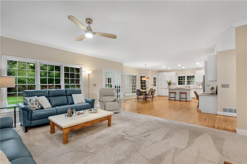 4 bedroom, 3 bathroom, 3,116 sq ft single family residence under contract at 505 Middleton Place, Roswell, GA 30075 — photo 4
