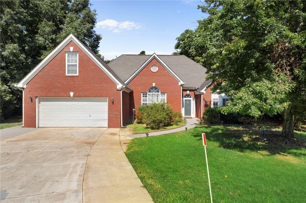 4 bedroom, 3 bathroom, 2,607 sq ft single family residence for sale at 1000 Georgian Hills Dr, Lawrenceville, GA 30045