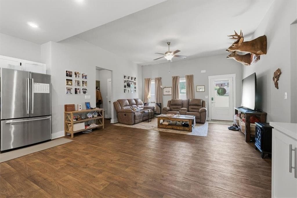 3 bedroom, 2 bathroom, 1,650 sq ft single family residence for sale at 76 Wisteria Lane, Mansfield, GA 30055 — photo 2