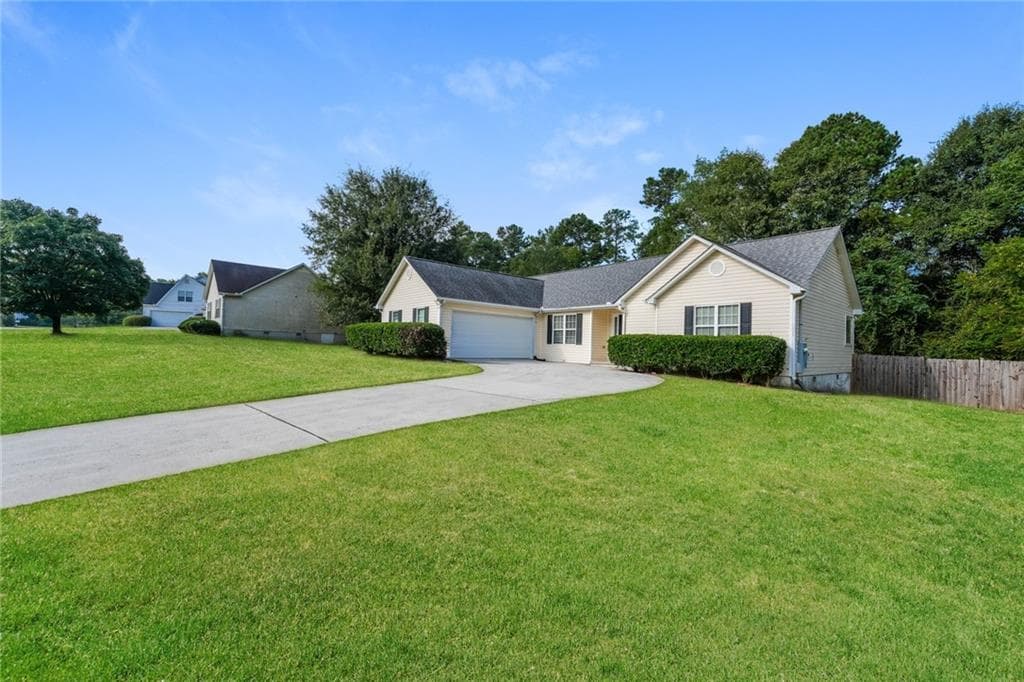 3 bedroom, 2 bathroom, 1,626 sq ft single family residence under contract at 1014 Bay Ridge Drive, Lawrenceville, GA 30045 — photo 2