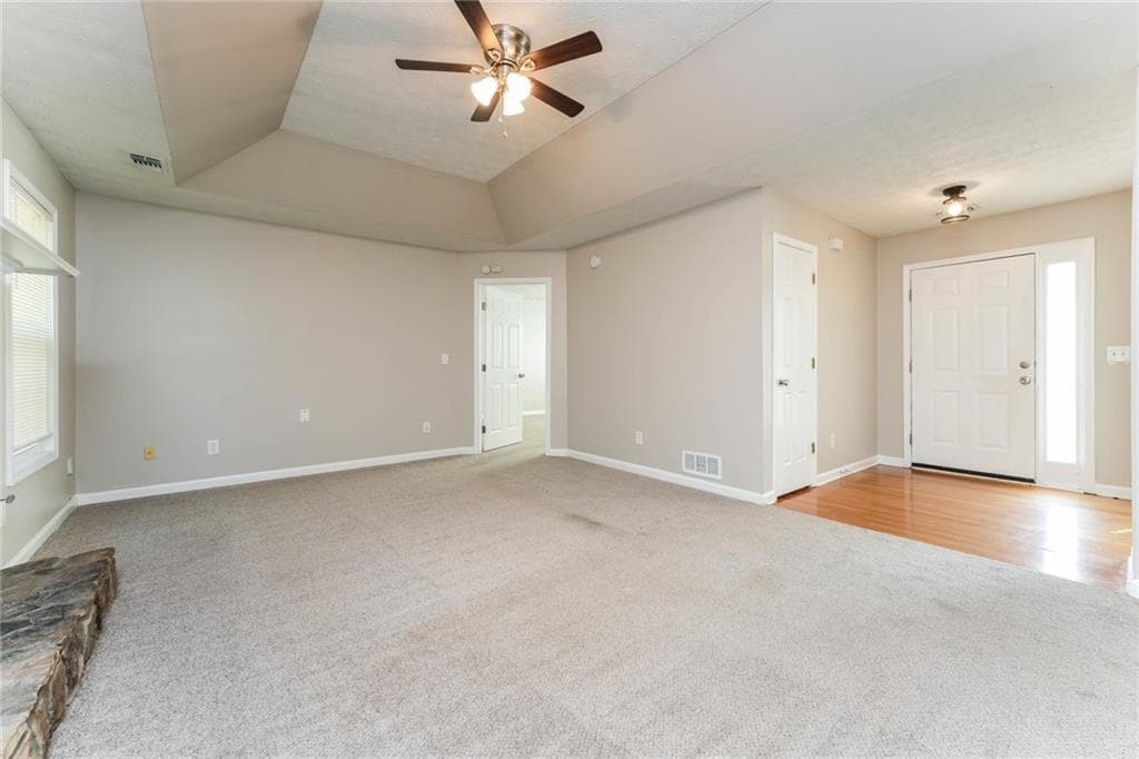 3 bedroom, 2 bathroom, 1,626 sq ft single family residence under contract at 1014 Bay Ridge Drive, Lawrenceville, GA 30045 — photo 4