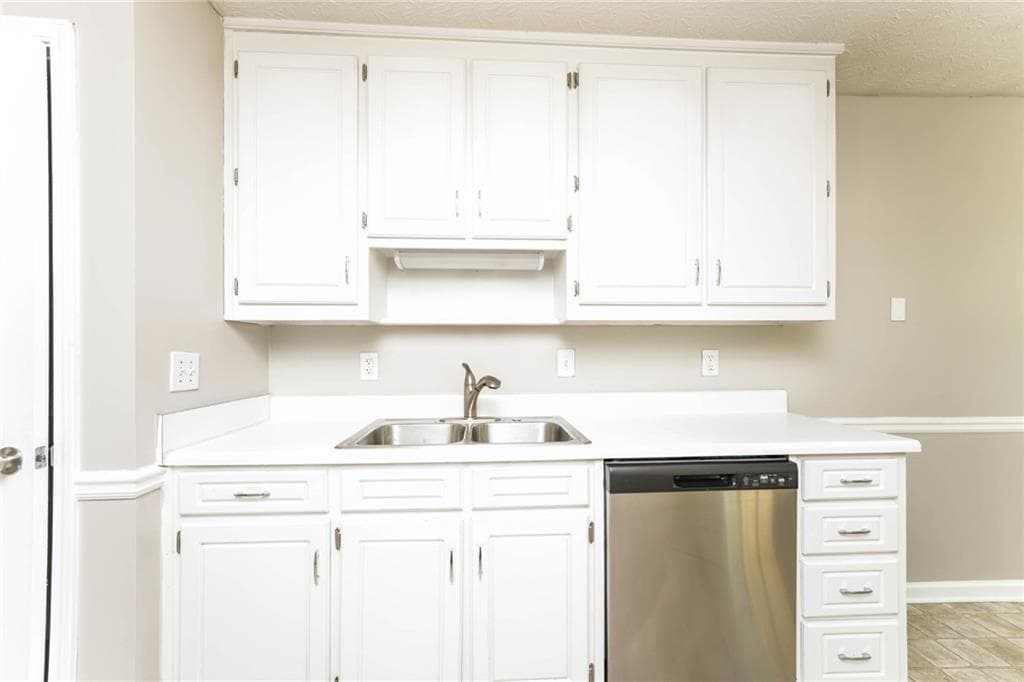 3 bedroom, 2 bathroom, 1,626 sq ft single family residence under contract at 1014 Bay Ridge Drive, Lawrenceville, GA 30045 — photo 7