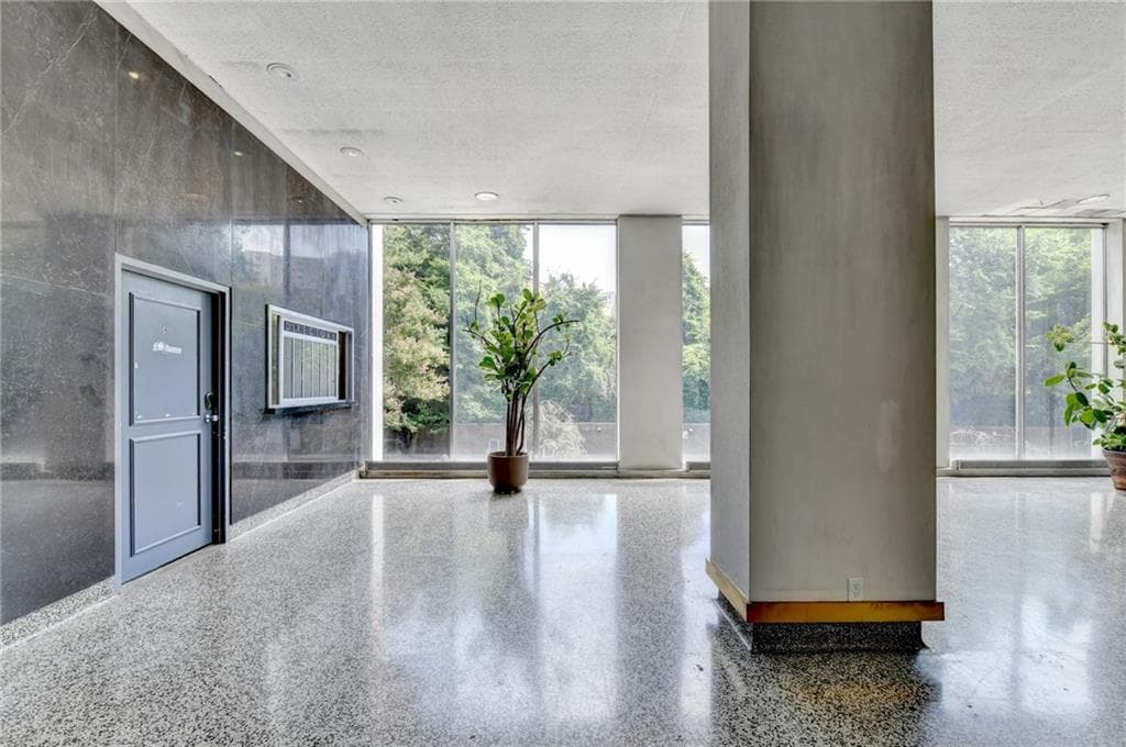 2 bedroom, 1 bathroom, 1,020 sq ft condominium for rent at 215 Piedmont Avenue 1009, Atlanta, GA 30308 for $1,800 a month — photo 6