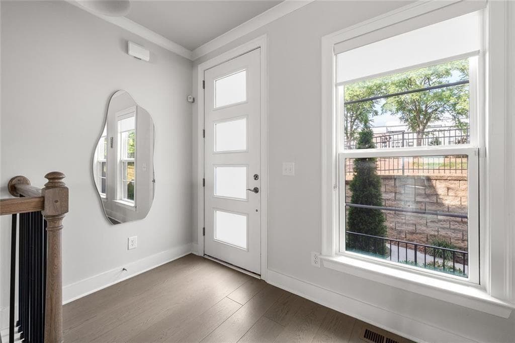 3 bedroom, 5 bathroom, 2,656 sq ft townhouse for sale at 1012 Burnside Lane, Atlanta, GA 30318 — photo 3