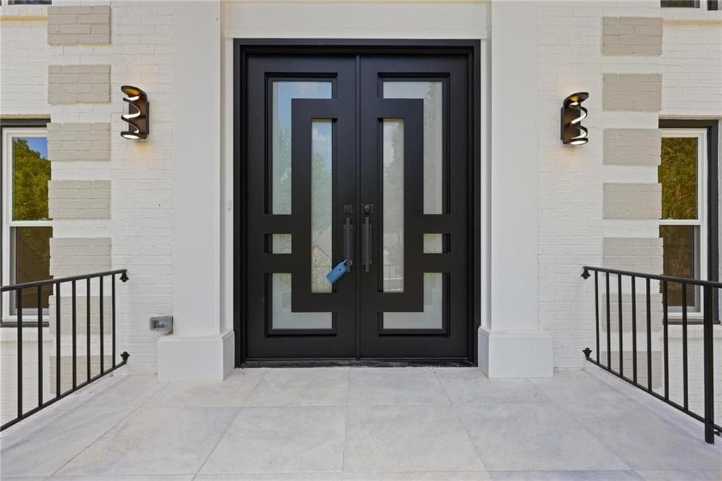 6 bedroom, 6 bathroom, 5,258 sq ft single family residence for sale at 762 Bedford Oaks Drive, Marietta, GA 30068 — photo 2