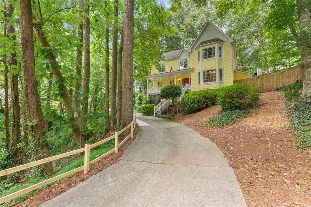 4 bedroom, 4 bathroom, 3,524 sq ft single family residence for sale at 11690 Highland Colony Drive, Roswell, GA 30075 — photo 2