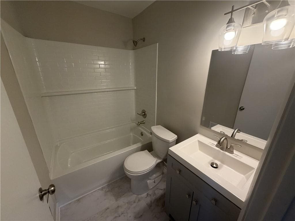 3 bedroom, 2 bathroom, 1,297 sq ft single family residence under contract at 996 School Lane, Lake City, GA 30260 — photo 9