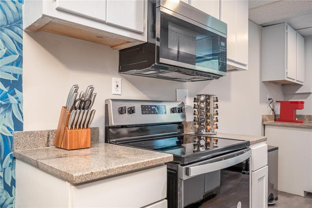 4 bedroom, 4 bathroom, 2,352 sq ft single family residence for sale at 177 Silver Springs Circle, Atlanta, GA 30310 — photo 7