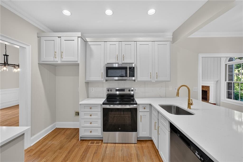 5 bedroom, 3 bathroom, 3,617 sq ft single family residence for sale at 6139 Pritchett Dr, Powder Springs, GA 30127 — photo 5