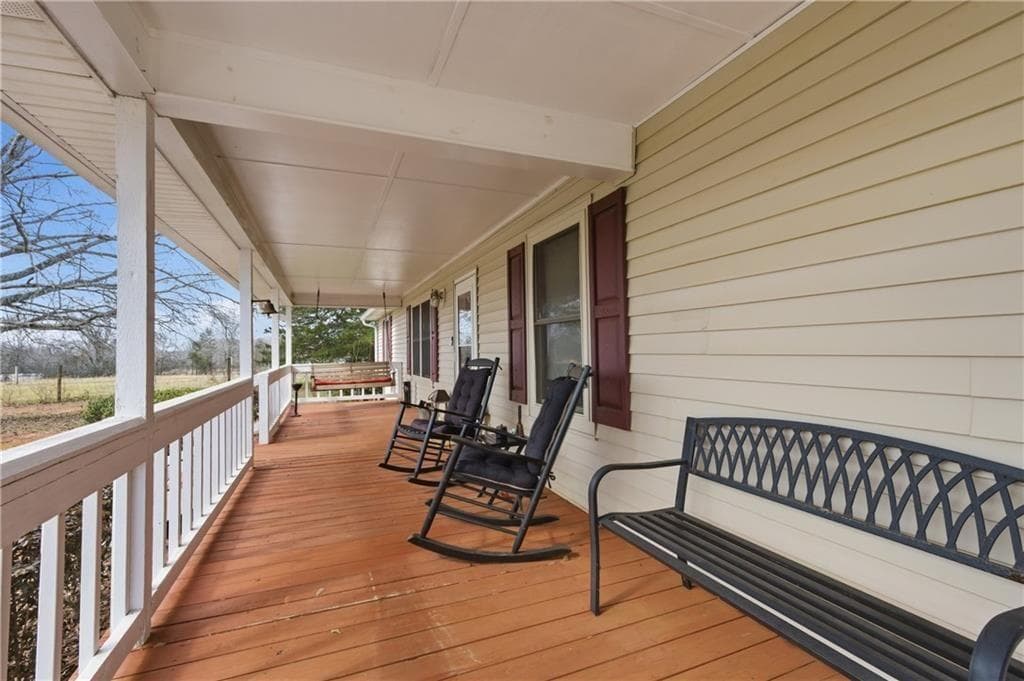 4 bedroom, 3 bathroom, 2,703 sq ft single family residence for sale at 298 Trestle Road, Locust Grove, GA 30248 — photo 4