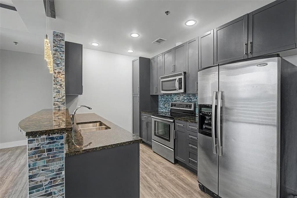 1 bedroom, 1 bathroom, 783 sq ft condominium for sale at 855 Peachtree Street 2906, Atlanta, GA 30308 — photo 2
