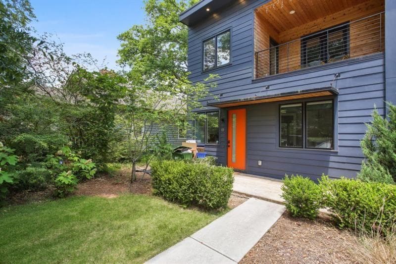 4 bedroom, 3 bathroom, 2,376 sq ft townhouse for rent at 129 Holiday Avenue B, Atlanta, GA 30307 for $5,500 a month — photo 2