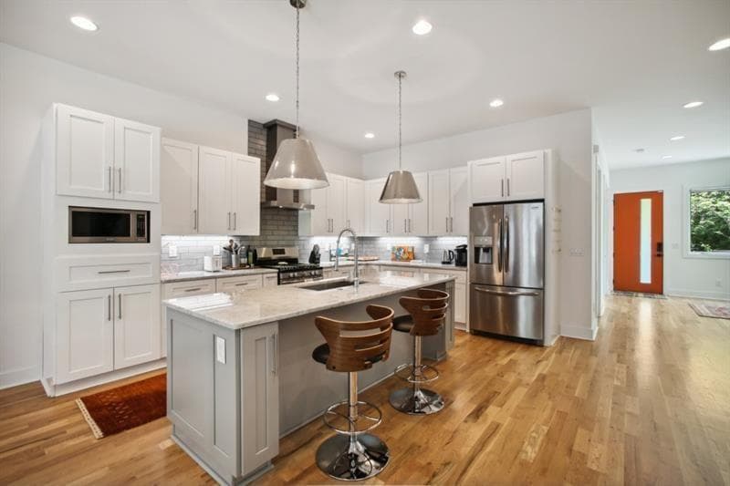 4 bedroom, 3 bathroom, 2,376 sq ft townhouse for rent at 129 Holiday Avenue B, Atlanta, GA 30307 for $5,500 a month — photo 6