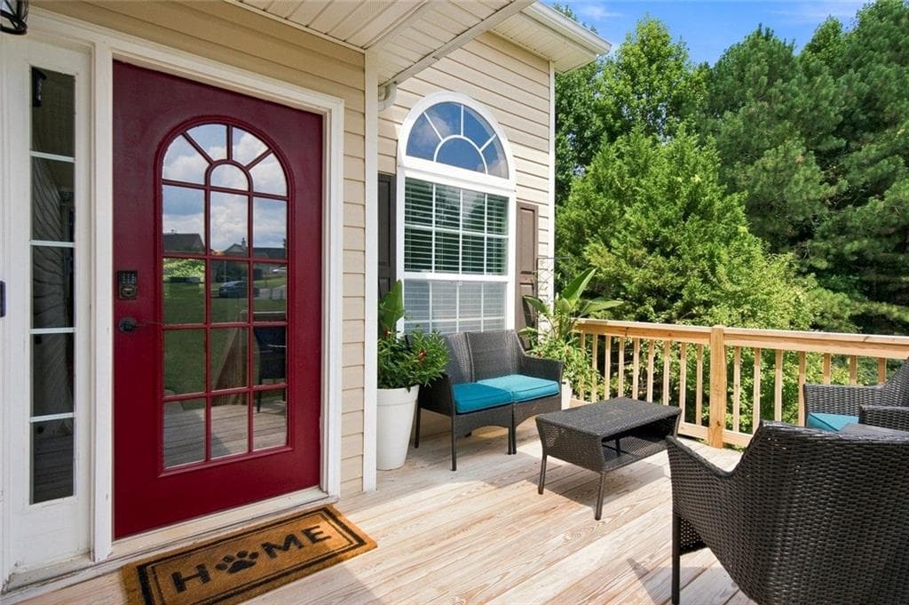 4 bedroom, 3 bathroom, 2,705 sq ft single family residence under contract at 216 Mystic Hollow, Canton, GA 30114 — photo 3