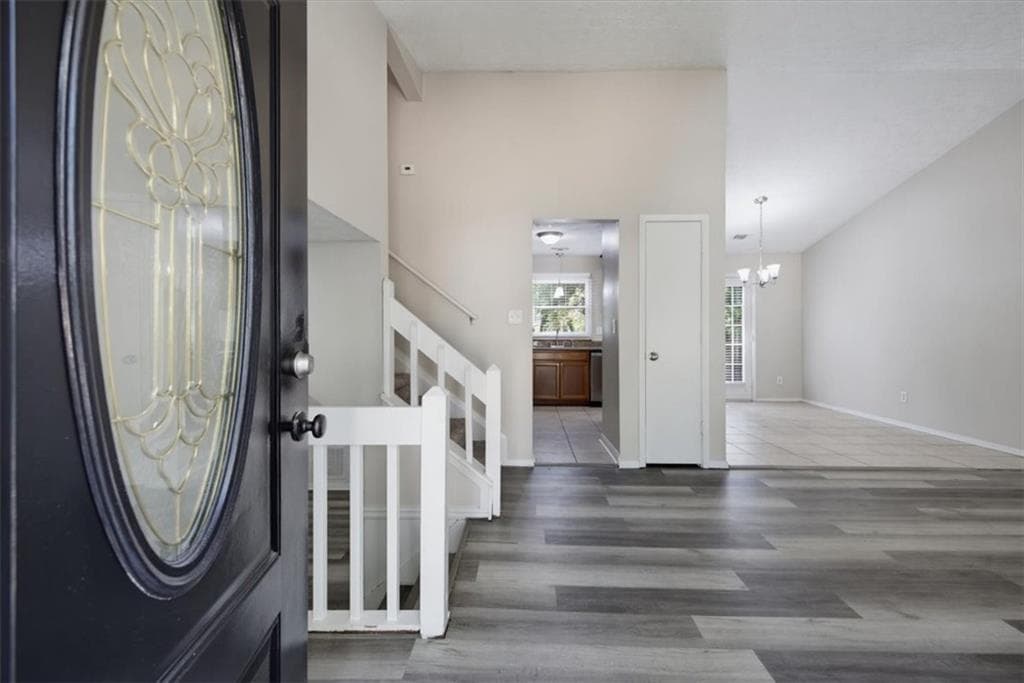 3 bedroom, 2 bathroom, 1,423 sq ft single family residence for sale at 429 Sherwood Circle, Stone Mountain, GA 30087 — photo 4