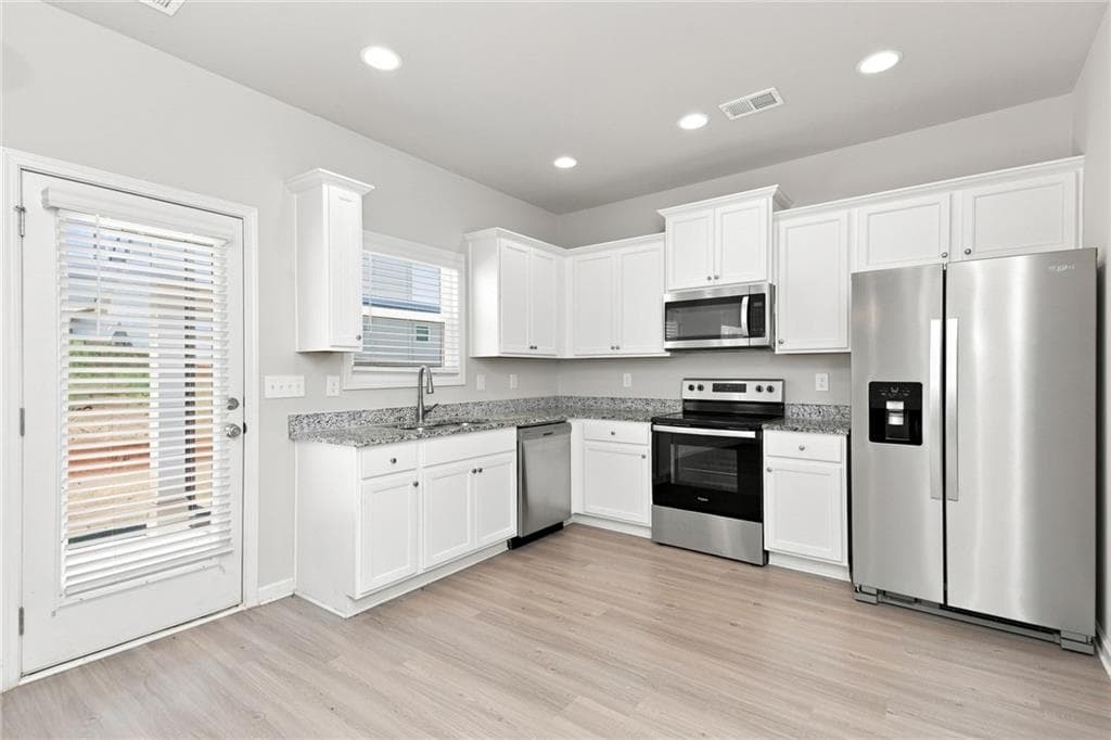 4 bedroom, 2 bathroom, 1,726 sq ft single family residence for rent at 118 Culver Street, Jackson, GA 30233 for $1,695 a month — photo 2