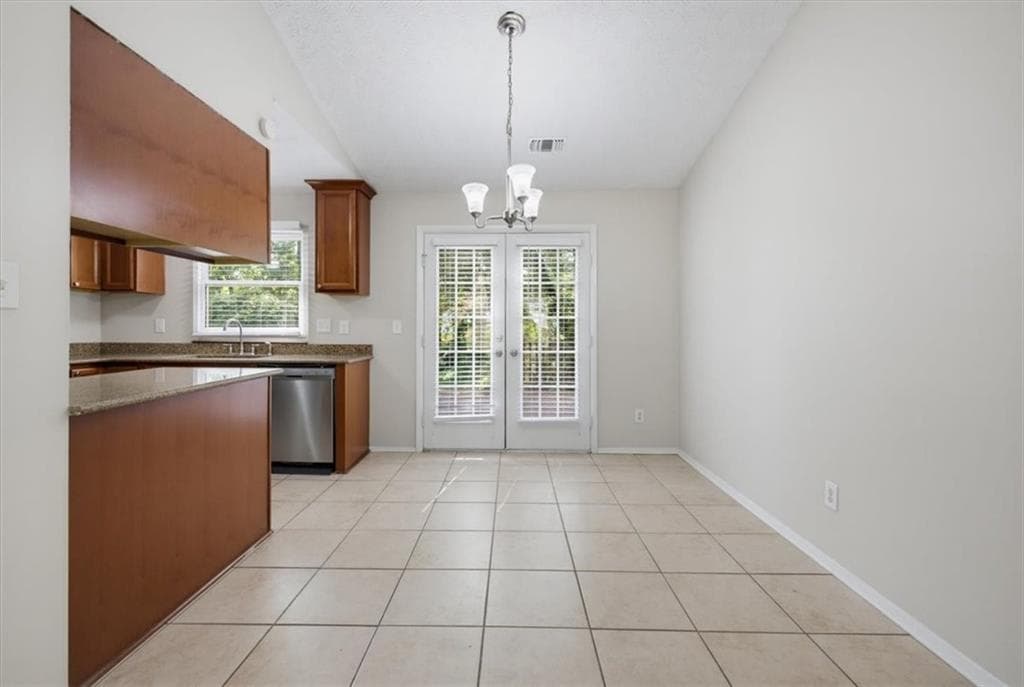 3 bedroom, 2 bathroom, 1,423 sq ft single family residence for sale at 429 Sherwood Circle, Stone Mountain, GA 30087 — photo 8