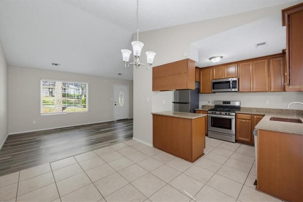 3 bedroom, 2 bathroom, 1,423 sq ft single family residence for sale at 429 Sherwood Circle, Stone Mountain, GA 30087 — photo 9