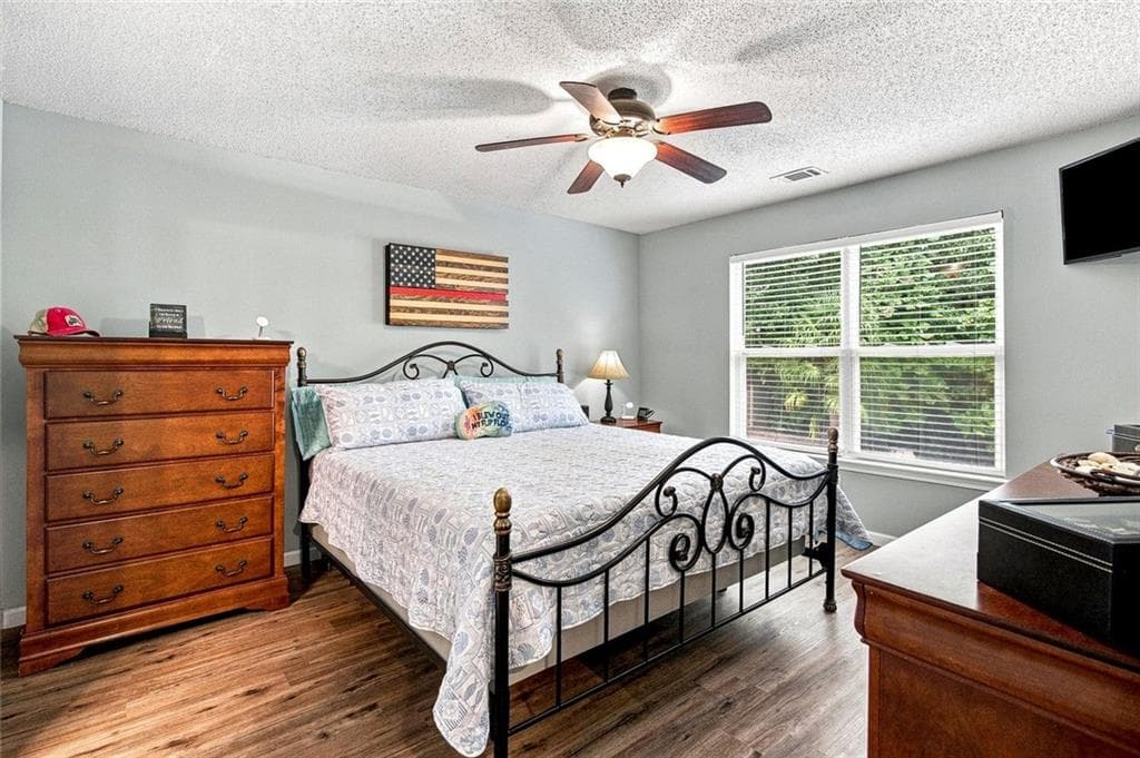 4 bedroom, 3 bathroom, 2,705 sq ft single family residence under contract at 216 Mystic Hollow, Canton, GA 30114 — photo 9