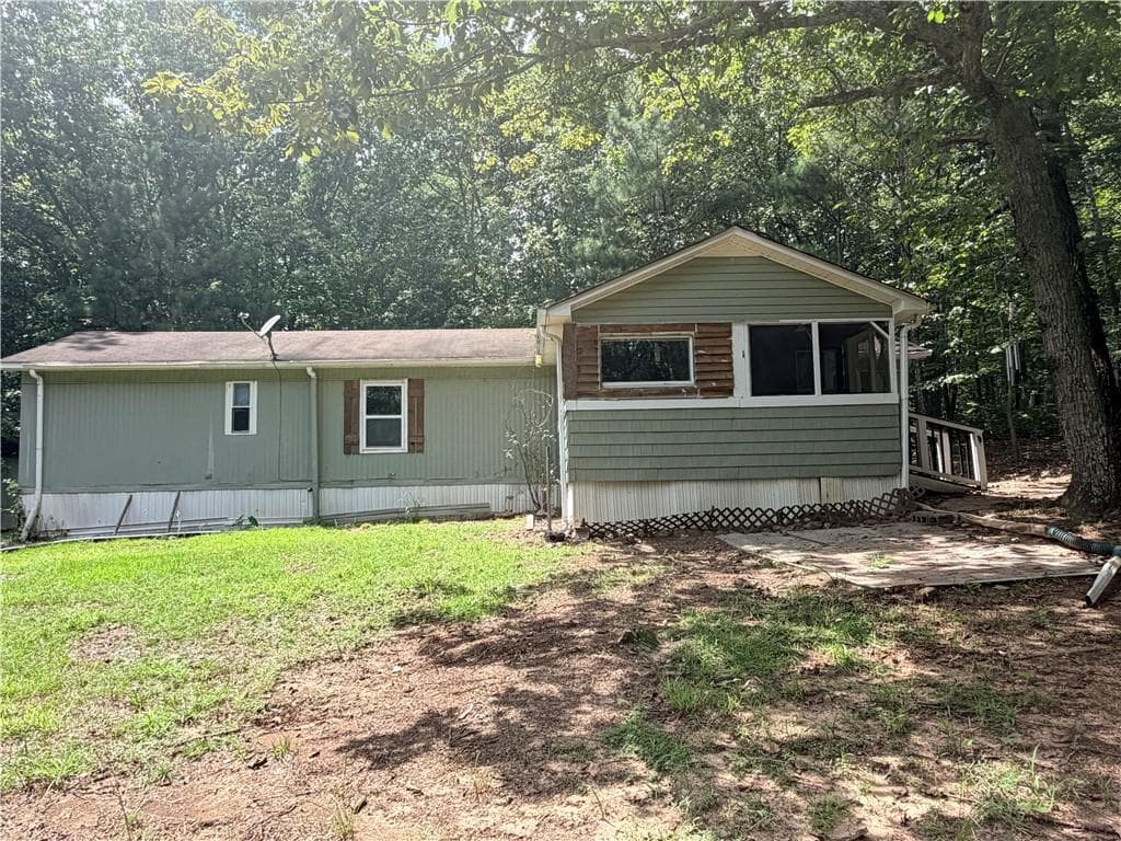 2 bedroom, 1 bathroom, 784 sq ft single family residence for sale at 296 Mountain View Circle, Bremen, GA 30110