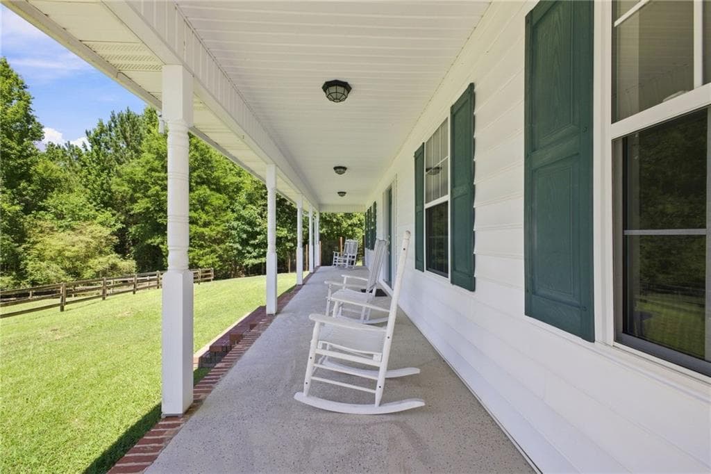 3 bedroom, 4 bathroom, 2,800 sq ft single family residence for sale at 83 Bryant Road, Rome, GA 30161 — photo 2