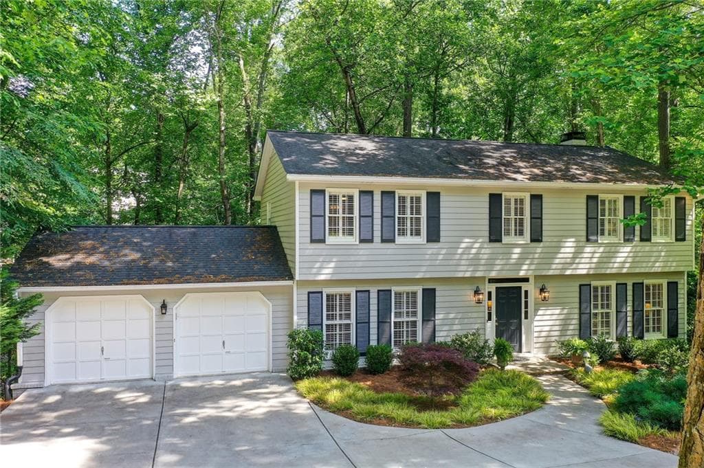 4 bedroom, 4 bathroom, 2,632 sq ft single family residence under contract at 635 Winding Creek Court, Sandy Springs, GA 30328