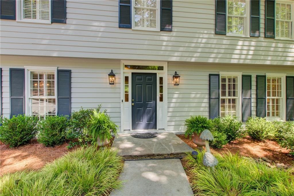 4 bedroom, 4 bathroom, 2,632 sq ft single family residence under contract at 635 Winding Creek Court, Sandy Springs, GA 30328 — photo 2