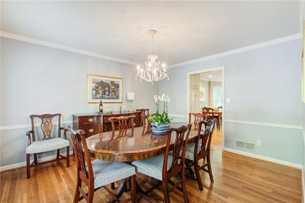 4 bedroom, 4 bathroom, 2,632 sq ft single family residence under contract at 635 Winding Creek Court, Sandy Springs, GA 30328 — photo 3