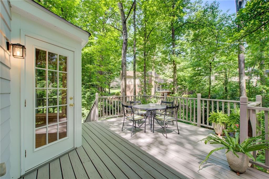 4 bedroom, 4 bathroom, 2,632 sq ft single family residence under contract at 635 Winding Creek Court, Sandy Springs, GA 30328 — photo 9