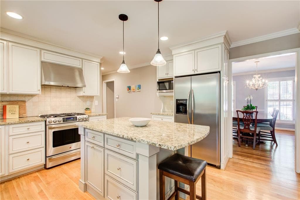 4 bedroom, 4 bathroom, 2,632 sq ft single family residence under contract at 635 Winding Creek Court, Sandy Springs, GA 30328 — photo 4