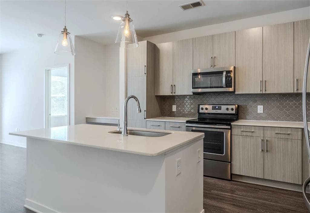 1 bedroom, 1 bathroom, 773 sq ft apartment for rent at 2700 E College Avenue 631, Decatur, GA 30030 for $1,789 a month — photo 4