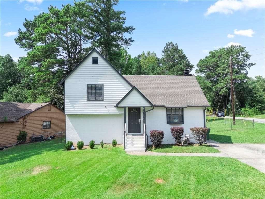 3 bedroom, 2 bathroom, 1,299 sq ft single family residence for sale at 9386 Woodknoll Lane, Jonesboro, GA 30238 — photo 9
