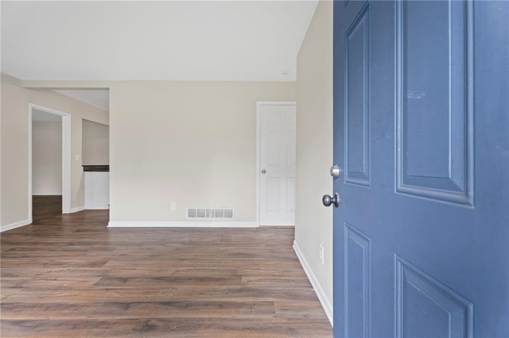 3 bedroom, 2 bathroom, 1,275 sq ft single family residence for sale at 8839 Channing Drive, Jonesboro, GA 30238 — photo 4