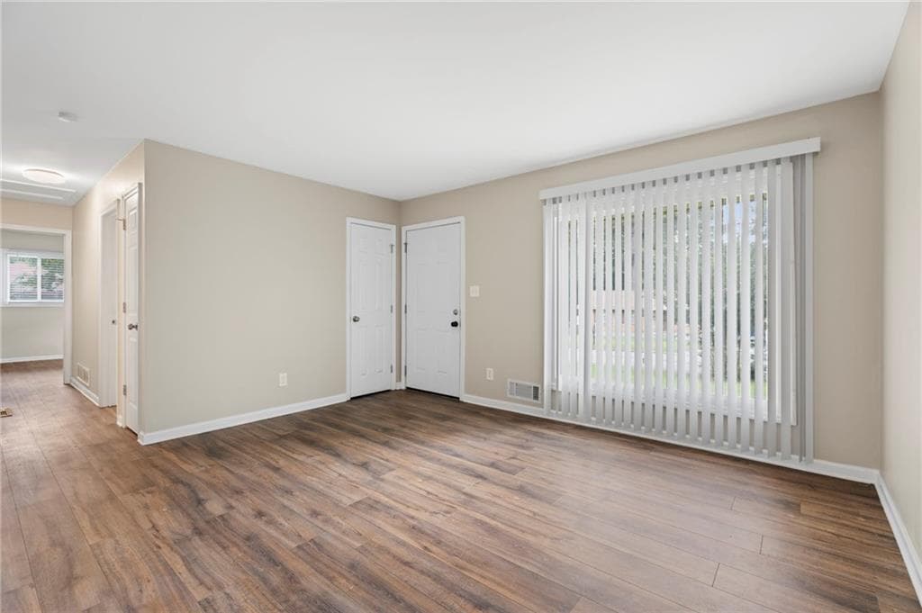 3 bedroom, 2 bathroom, 1,275 sq ft single family residence for sale at 8839 Channing Drive, Jonesboro, GA 30238 — photo 5