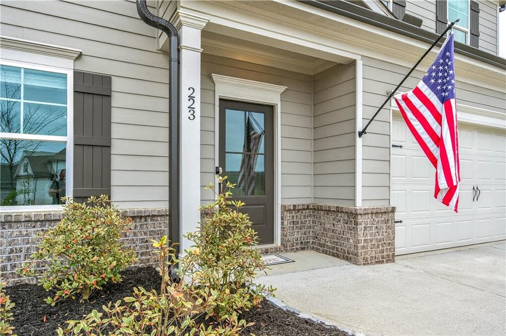4 bedroom, 4 bathroom, 2,208 sq ft single family residence for sale at 223 Timber Ridge, Dawsonville, GA 30534 — photo 2