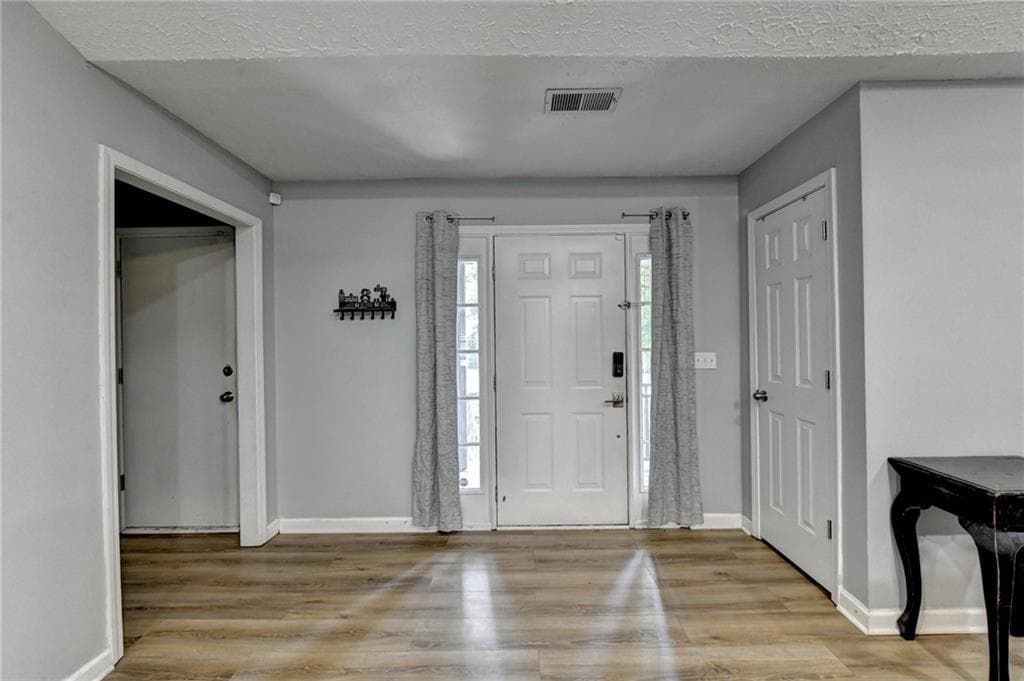 3 bedroom, 2 bathroom, 1,739 sq ft single family residence for sale at 1921 Shady Creek Lane, Lawrenceville, GA 30043 — photo 3